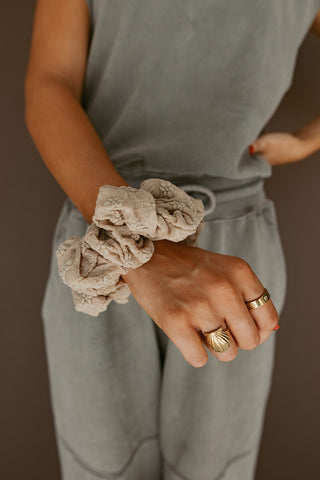 Tessa Jumbo Scrunchie - Scrunchies - ANDI