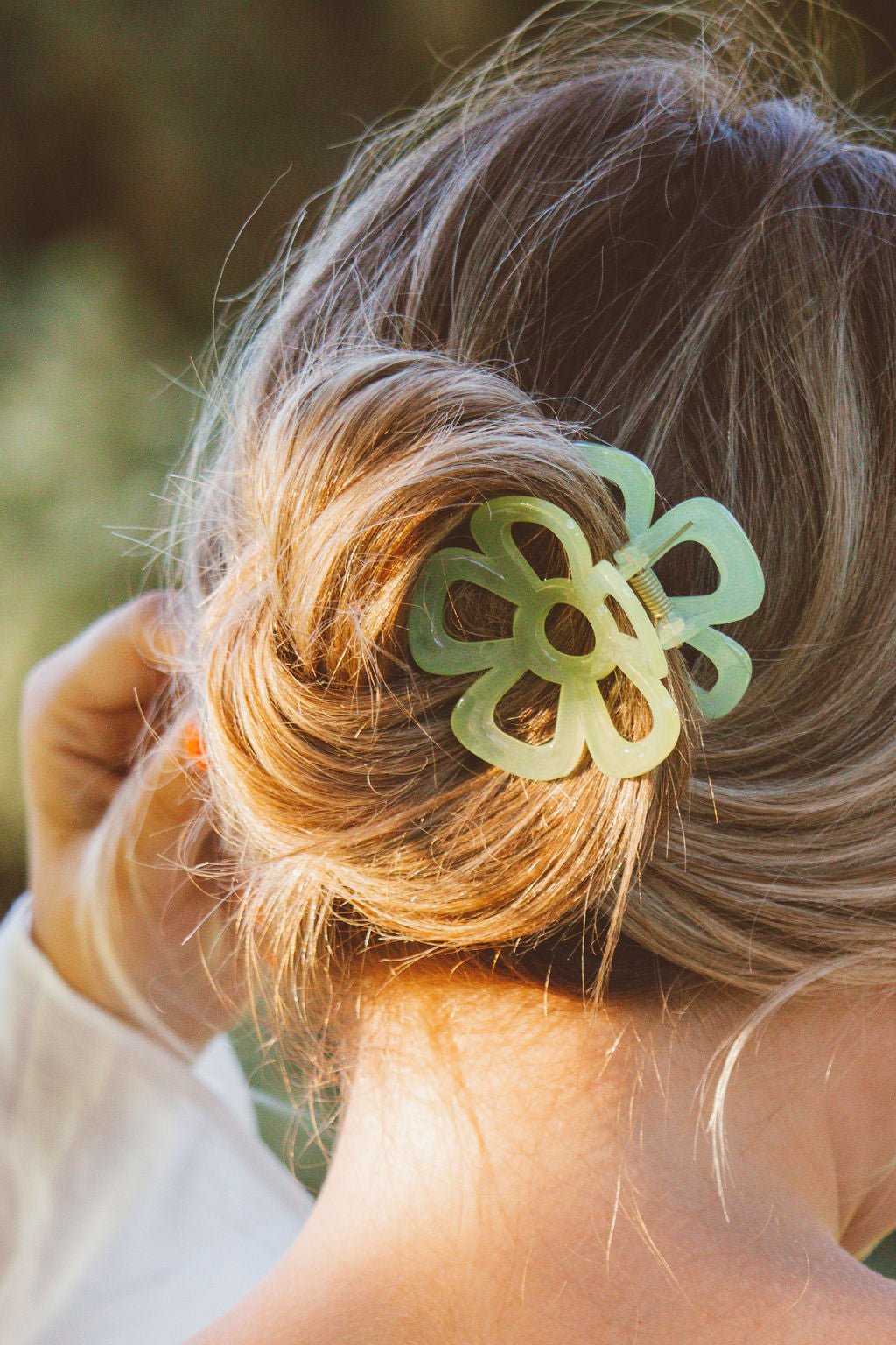 Pearl Daisy Flower Floral Hair Clip Clips Claw Pin Pins Barette